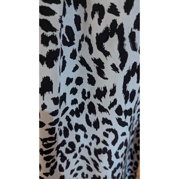 Joie Size S Animal Print Silk Blouse Split V Neck Long Button Sleeve - Picture 2 of 9